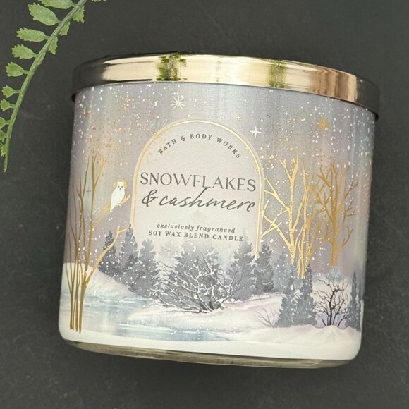 BBW Snowflakes & Cashmere Bath & Body Works 3 Wick Candle - Picture 5 of 10
